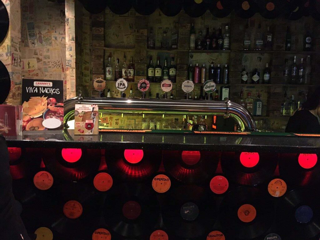 Bakelit Café bárpult